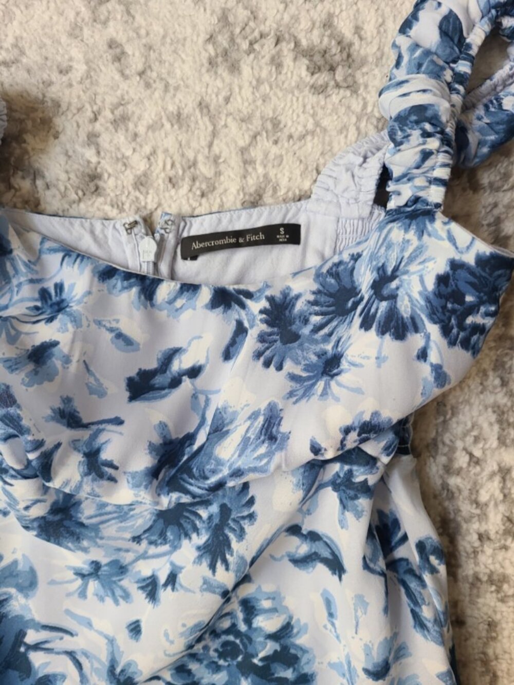 Dress - Picture 3 of 5